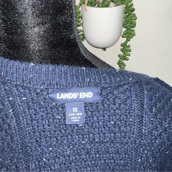 Plus Size Navy blue knit sweater with shimmer size 1X - Picture 6 of 6